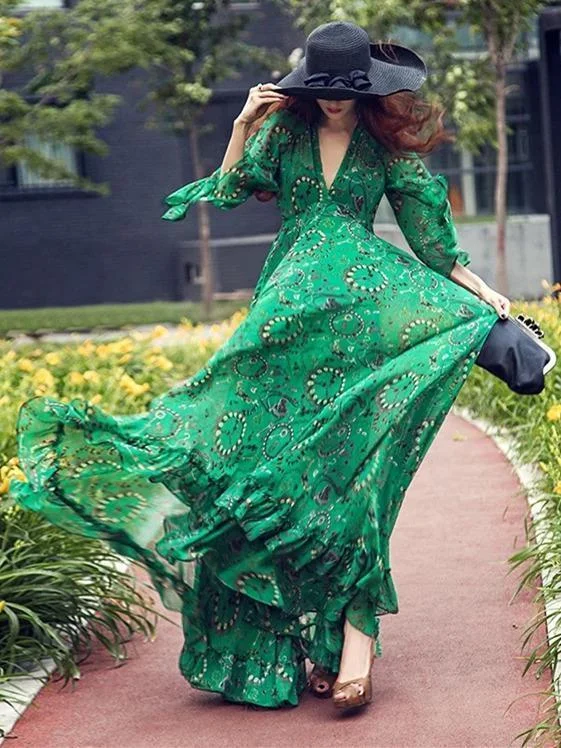 Bohemia Chiffon Green Flared Sleeves V-neck Maxi Dress Trendy V-Neck Maxi Dress