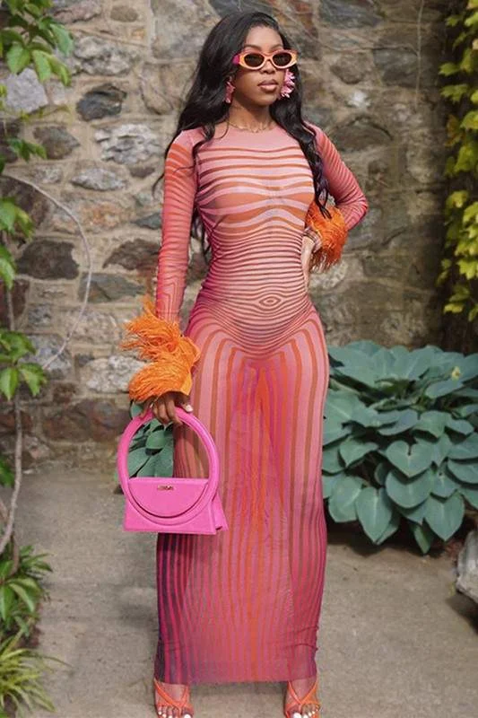 MESH GRAPHIC MAXI DRESS Comfortable Plunging Neckline Maxi Dress
