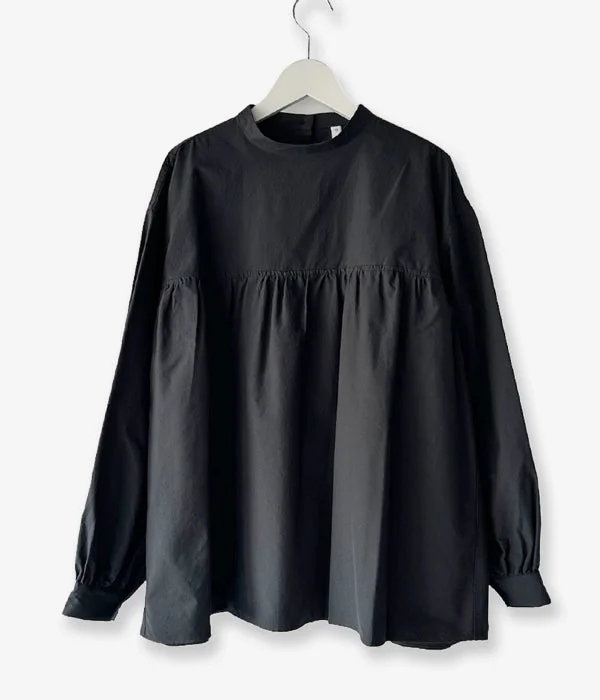 holk/BACK BUTTON BLOUSE (NAVY) Feminine Puff Blouse