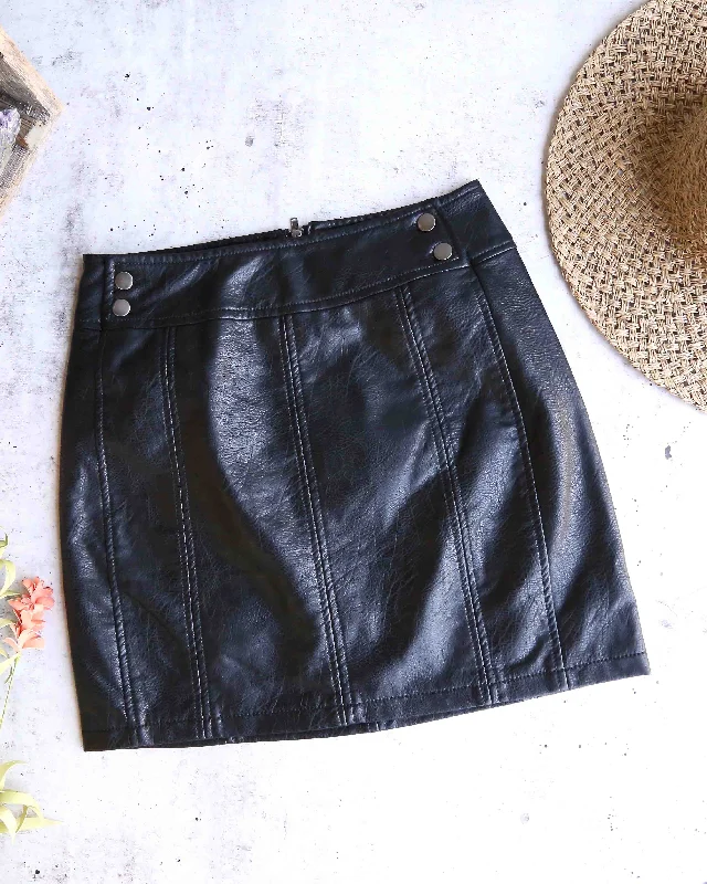 Free People - Mini Retro Bodycon Vegan Leather Skirt in Black corduroy skirt durable